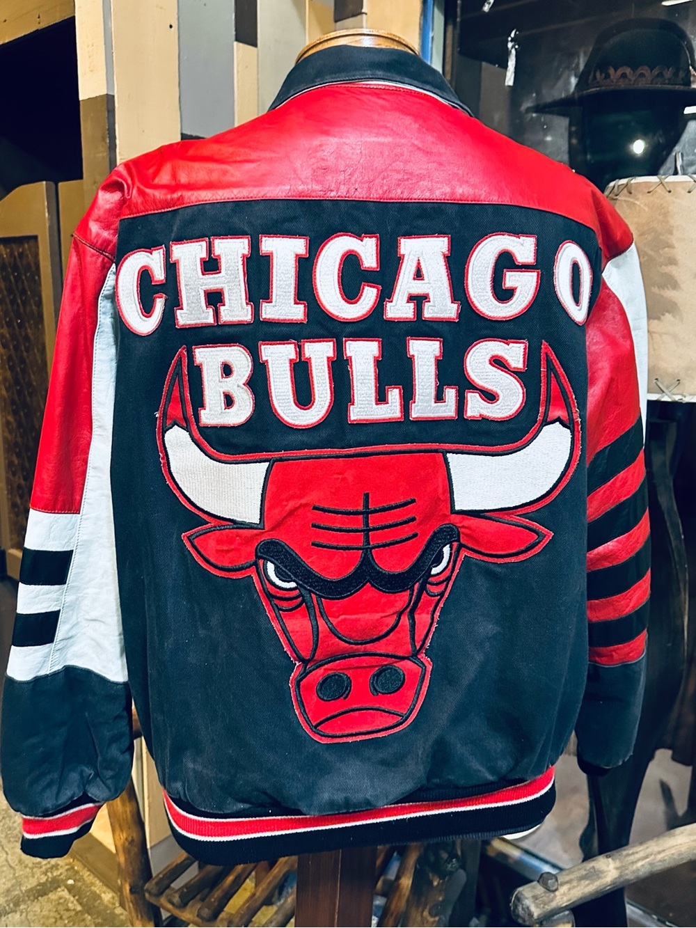 Chicago Bulls x Jeff Hamilton Vintage 90s Red & Black Team Leather Jacket